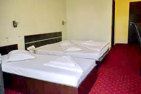 Eforie Nord Cazare | Camping / Popas turistic (K1319-24) Imaginea poate fi supusă drepturilor de autor. Se recomandă contactarea titularului drepturilor.