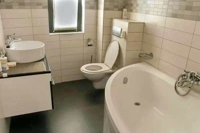  Szállás | Villa (K1319-25) A kép szerzői jogvédelem alatt állhat. Javasolt a kapcsolatfelvétel a jog tulajdonossal.