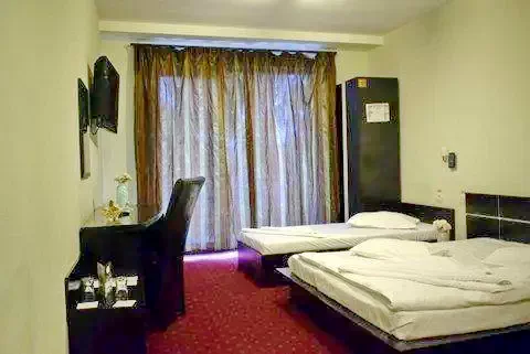 Eforie Nord Cazare | Camping / Popas turistic (K1319-26) Imaginea poate fi supusă drepturilor de autor. Se recomandă contactarea titularului drepturilor.