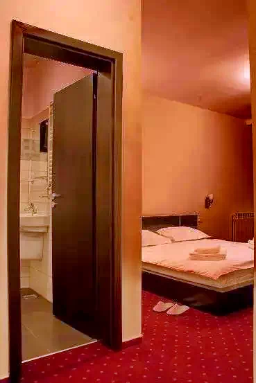 Eforie Nord Cazare | Camping / Popas turistic (K1319-31) Imaginea poate fi supusă drepturilor de autor. Se recomandă contactarea titularului drepturilor.