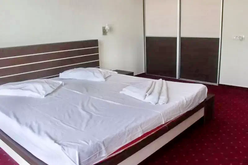 Eforie Nord Cazare | Camping / Popas turistic (K1319-32) Imaginea poate fi supusă drepturilor de autor. Se recomandă contactarea titularului drepturilor.