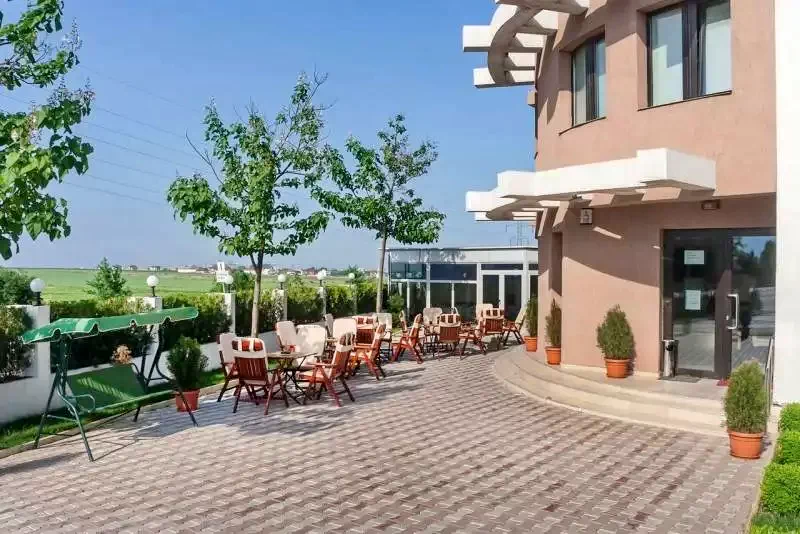 Eforie Nord Cazare | Camping / Popas turistic (K1319-43) Imaginea poate fi supusă drepturilor de autor. Se recomandă contactarea titularului drepturilor.