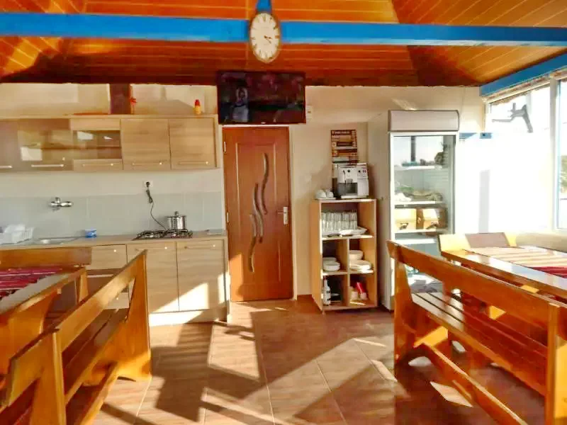 Crișan Cazare | Motel (K1321-6) Imaginea poate fi supusă drepturilor de autor. Se recomandă contactarea titularului drepturilor.