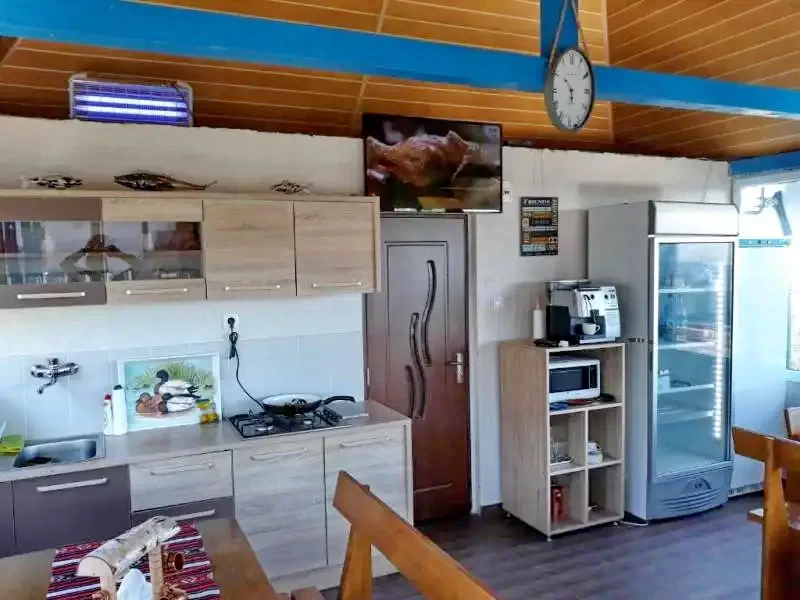 Crișan Cazare | Motel (K1321-9) Imaginea poate fi supusă drepturilor de autor. Se recomandă contactarea titularului drepturilor.