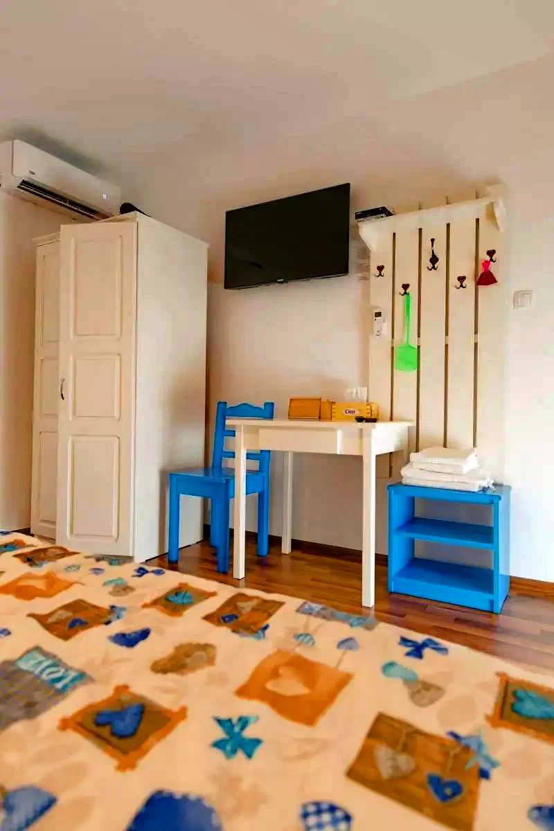 Crișan Cazare | Motel (K1321-14) Imaginea poate fi supusă drepturilor de autor. Se recomandă contactarea titularului drepturilor.