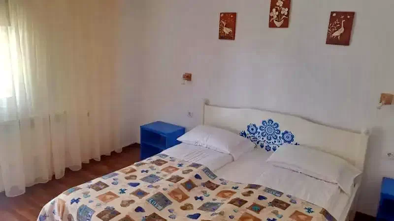 Crișan Cazare | Motel (K1321-21) Imaginea poate fi supusă drepturilor de autor. Se recomandă contactarea titularului drepturilor.