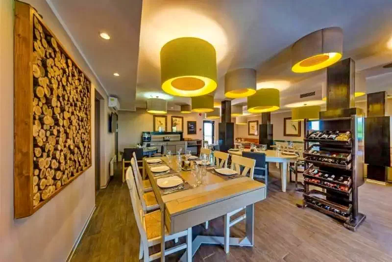 Crișan Cazare | Motel (K1326-9) Imaginea poate fi supusă drepturilor de autor. Se recomandă contactarea titularului drepturilor.