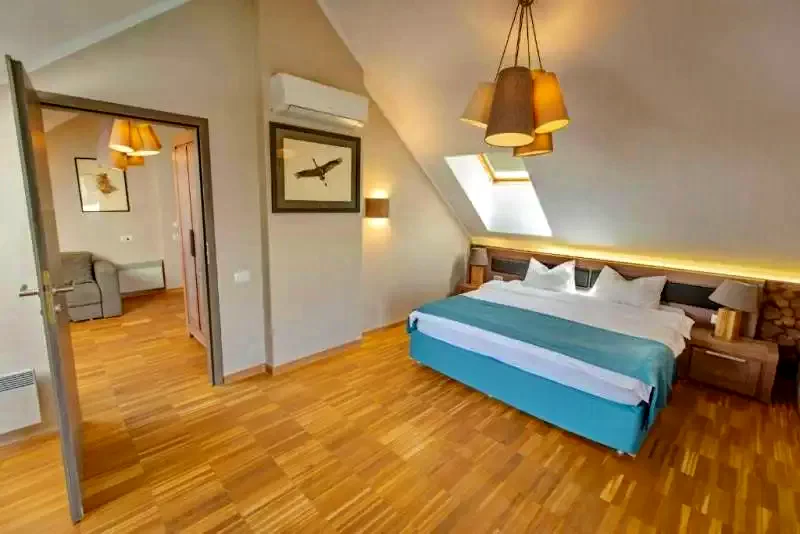 Crișan Cazare | Motel (K1326-15) Imaginea poate fi supusă drepturilor de autor. Se recomandă contactarea titularului drepturilor.