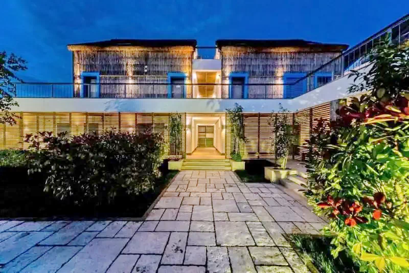 Crișan Cazare | Motel (K1326-30) Imaginea poate fi supusă drepturilor de autor. Se recomandă contactarea titularului drepturilor.