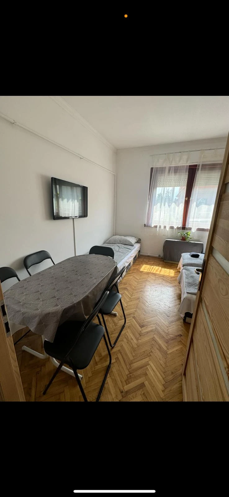  Cazare | Cabană (K0217-15) Imaginea poate fi supusă drepturilor de autor. Se recomandă contactarea titularului drepturilor.