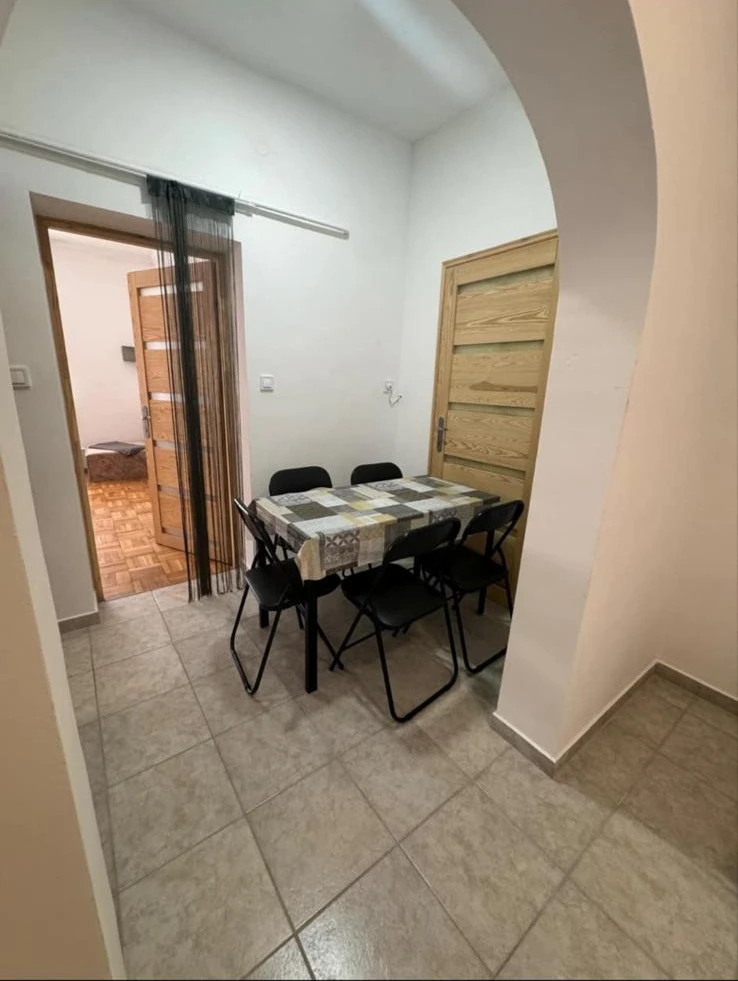 Cazare | Cabană (K0217-22) Imaginea poate fi supusă drepturilor de autor. Se recomandă contactarea titularului drepturilor.