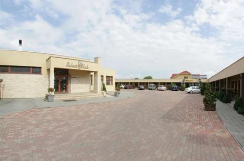 Satu Mare Cazare | Hotel*** (K1142-22) Imaginea poate fi supusă drepturilor de autor. Se recomandă contactarea titularului drepturilor.