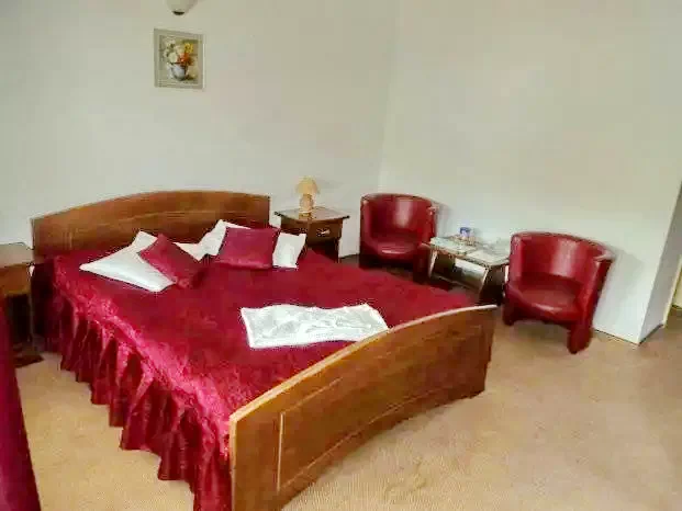 Szatmárnémeti Szállás | Motel (K1142-28) A kép szerzői jogvédelem alatt állhat. Javasolt a kapcsolatfelvétel a jog tulajdonossal.