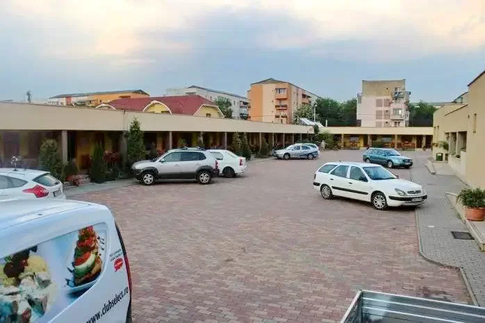 Satu Mare Cazare | Hotel*** (K1142-39) Imaginea poate fi supusă drepturilor de autor. Se recomandă contactarea titularului drepturilor.