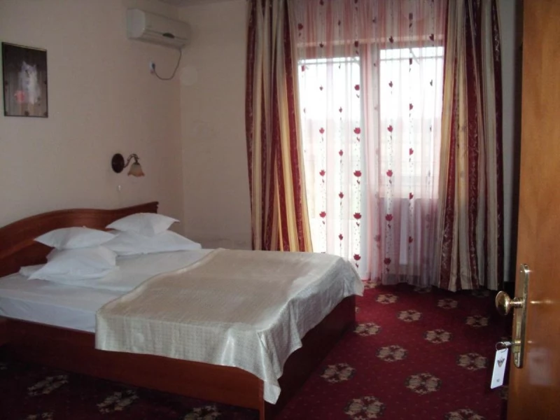 Satu Mare Cazare | Hotel*** (K1171-47) Imaginea poate fi supusă drepturilor de autor. Se recomandă contactarea titularului drepturilor.