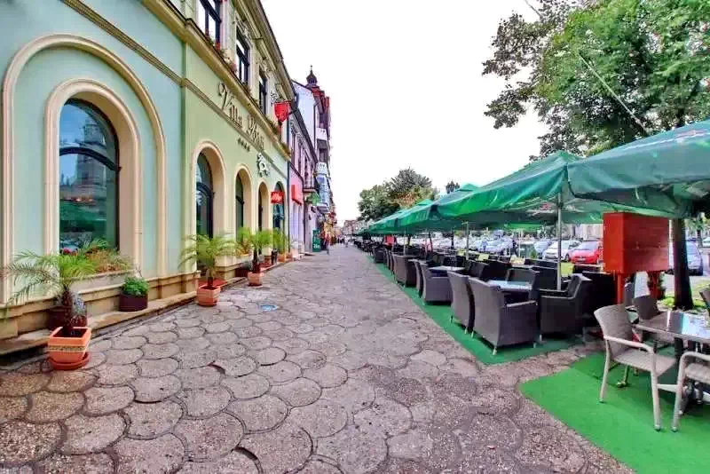 Satu Mare Cazare | Camping / Popas turistic (K1063-1) Imaginea poate fi supusă drepturilor de autor. Se recomandă contactarea titularului drepturilor.