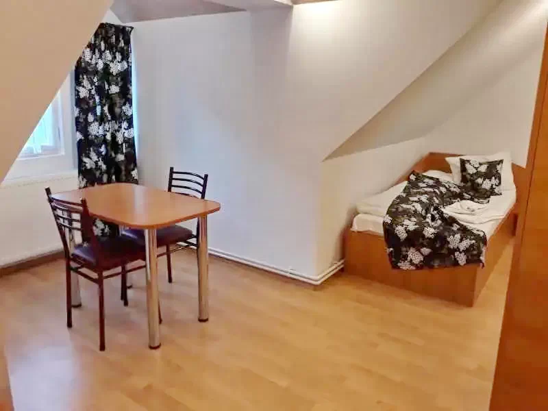 Herkulesfürdő Szállás | Panzió (K0544-18) A kép szerzői jogvédelem alatt állhat. Javasolt a kapcsolatfelvétel a jog tulajdonossal.