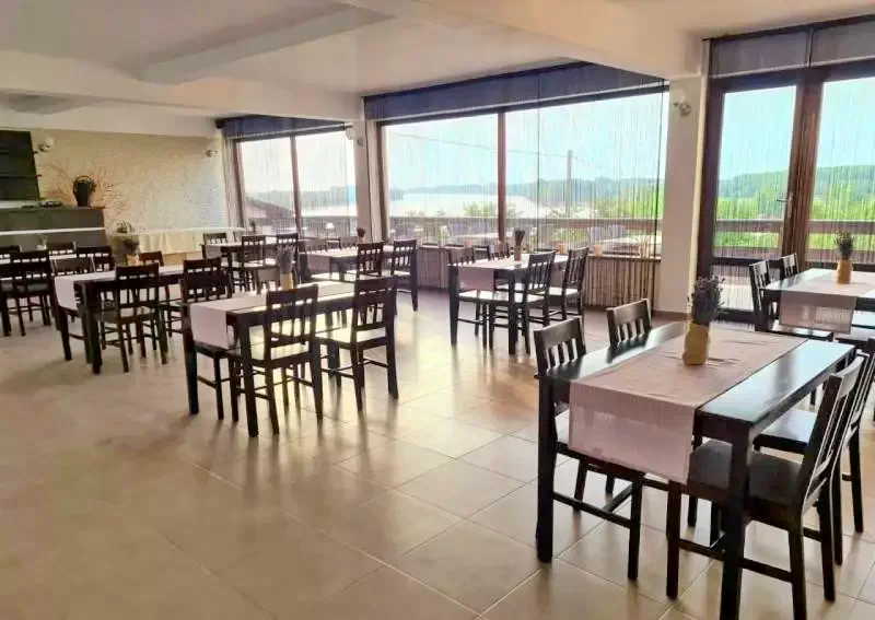 Băltenii de Sus Cazare | Motel (K1301-3) Imaginea poate fi supusă drepturilor de autor. Se recomandă contactarea titularului drepturilor.