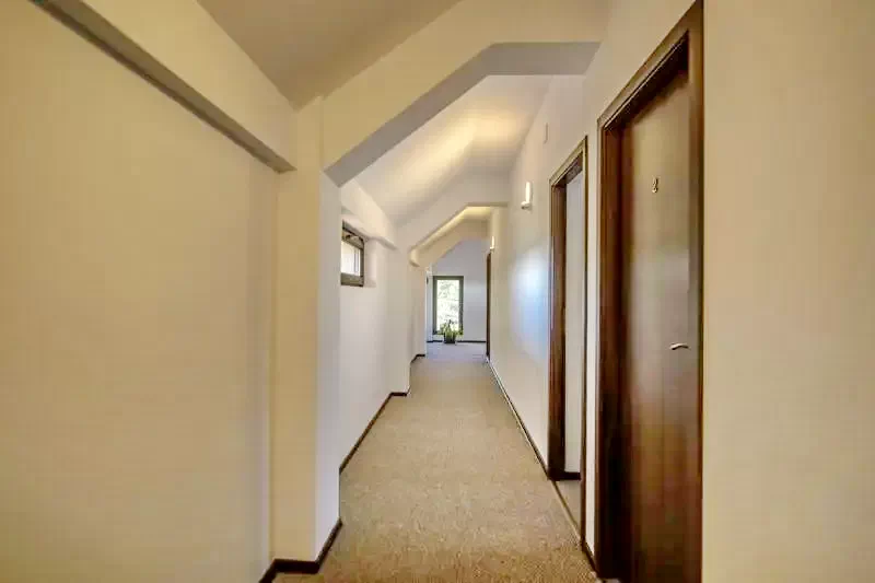 Băltenii de Sus Cazare | Motel (K1301-5) Imaginea poate fi supusă drepturilor de autor. Se recomandă contactarea titularului drepturilor.