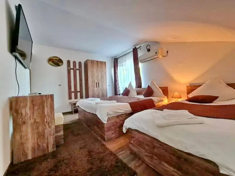 Crișan Cazare | Pensiune (K1333-12) Imaginea poate fi supusă drepturilor de autor. Se recomandă contactarea titularului drepturilor.