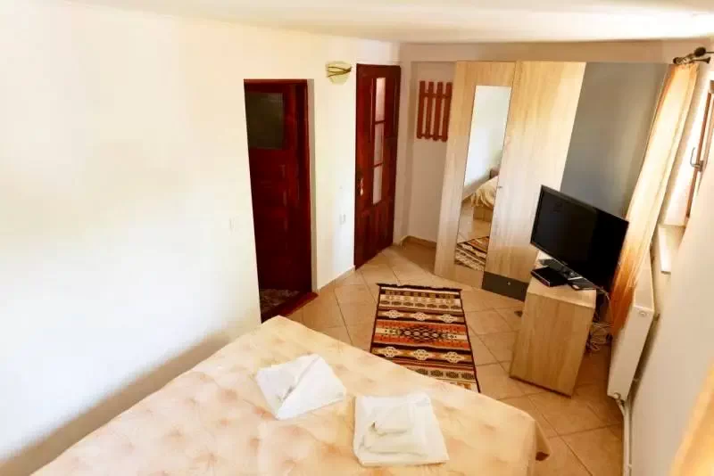 Crișan Cazare | Motel (K1333-18) Imaginea poate fi supusă drepturilor de autor. Se recomandă contactarea titularului drepturilor.