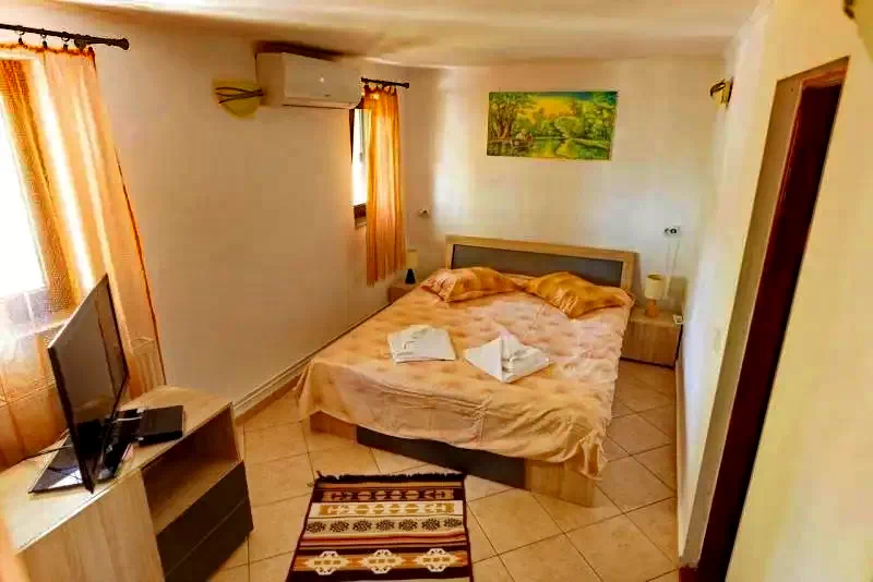 Crișan Cazare | Motel (K1333-20) Imaginea poate fi supusă drepturilor de autor. Se recomandă contactarea titularului drepturilor.