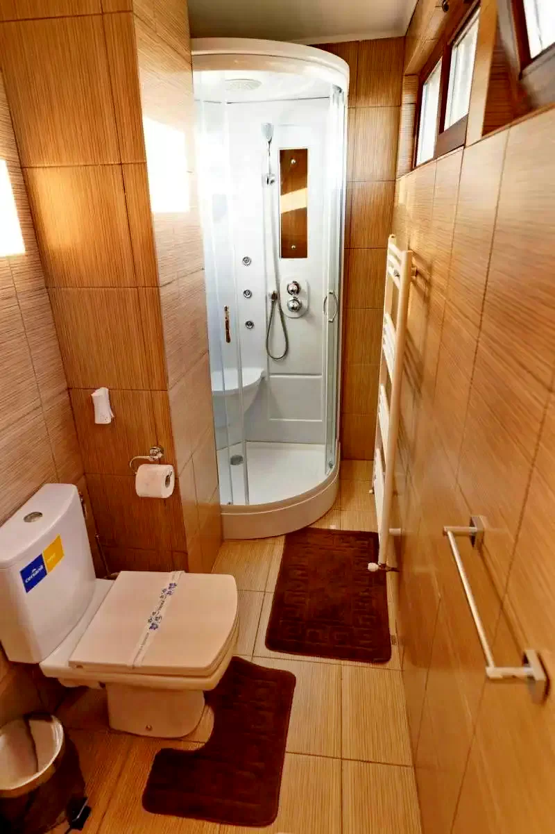 Crișan Cazare | Motel (K1333-21) Imaginea poate fi supusă drepturilor de autor. Se recomandă contactarea titularului drepturilor.