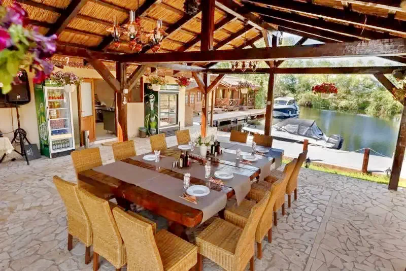 Crișan Cazare | Motel (K1333-32) Imaginea poate fi supusă drepturilor de autor. Se recomandă contactarea titularului drepturilor.