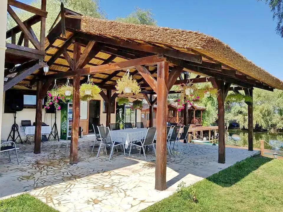 Crișan Cazare | Motel (K1333-34) Imaginea poate fi supusă drepturilor de autor. Se recomandă contactarea titularului drepturilor.