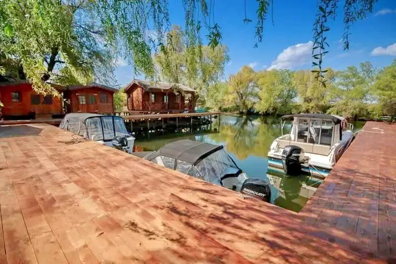 Crișan Cazare | Motel (K1333-36) Imaginea poate fi supusă drepturilor de autor. Se recomandă contactarea titularului drepturilor.