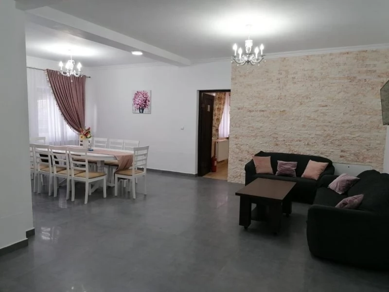 Colibița Cazare | Motel (K1456-14) Imaginea poate fi supusă drepturilor de autor. Se recomandă contactarea titularului drepturilor.