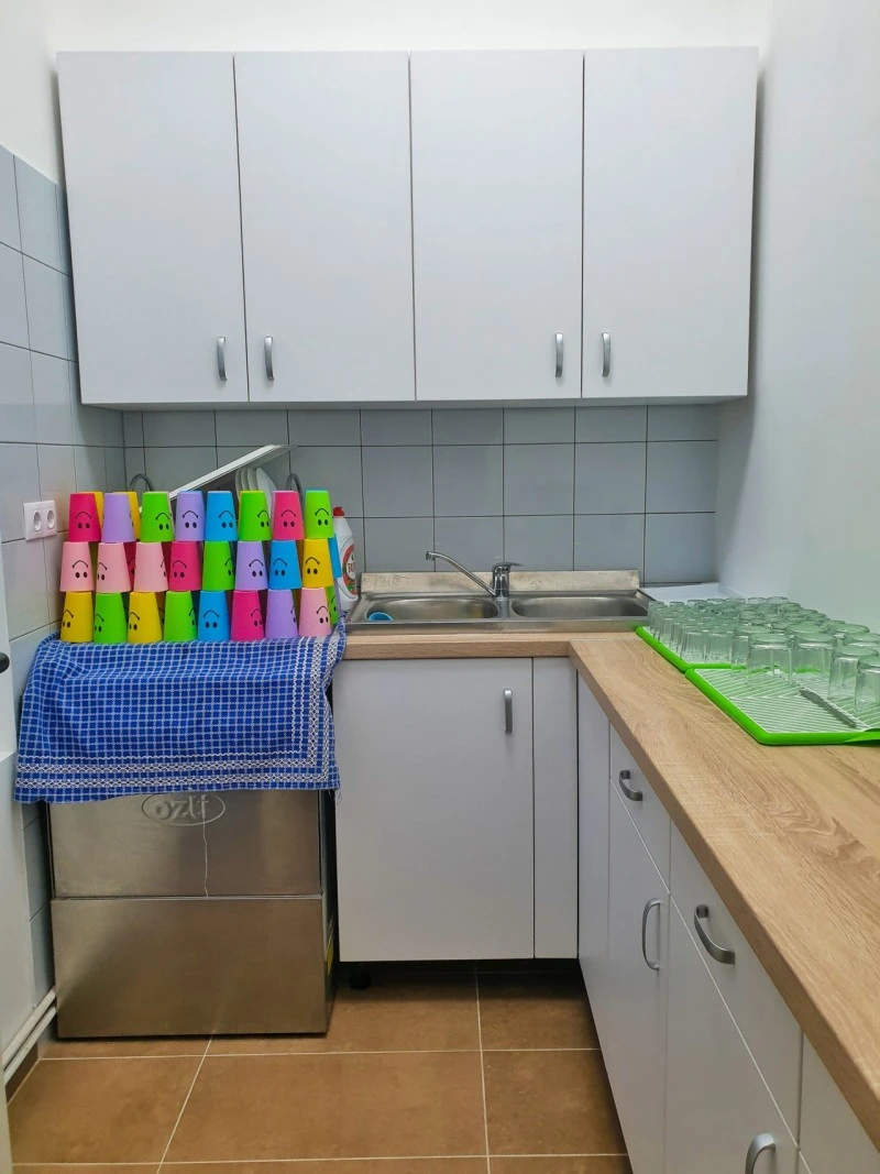 Algyógy Szállás | Hostel (K0115-5) A kép szerzői jogvédelem alatt állhat. Javasolt a kapcsolatfelvétel a jog tulajdonossal.