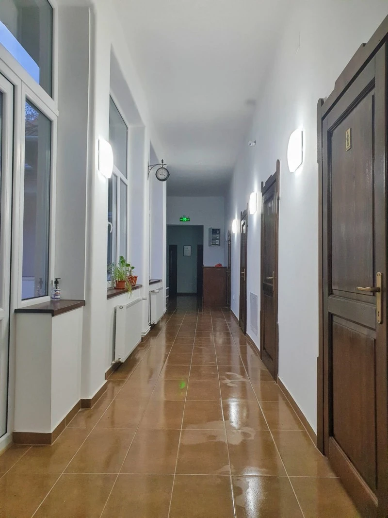 Geoagiu Cazare | Vilă turistică (K0115-13) Imaginea poate fi supusă drepturilor de autor. Se recomandă contactarea titularului drepturilor.