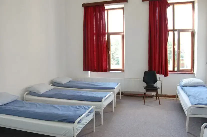 Algyógy Szállás | Hostel (K0115-15) A kép szerzői jogvédelem alatt állhat. Javasolt a kapcsolatfelvétel a jog tulajdonossal.