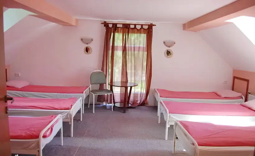 Algyógy Szállás | Hostel (K0115-17) A kép szerzői jogvédelem alatt állhat. Javasolt a kapcsolatfelvétel a jog tulajdonossal.