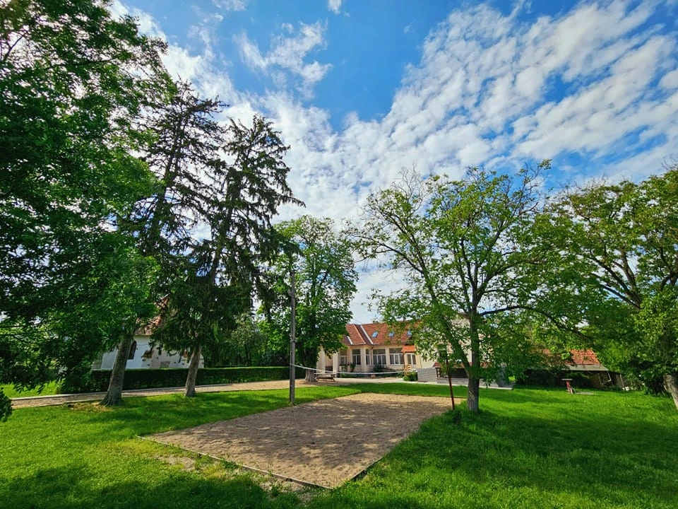 Algyógy Szállás | Hostel (K0115-29) A kép szerzői jogvédelem alatt állhat. Javasolt a kapcsolatfelvétel a jog tulajdonossal.
