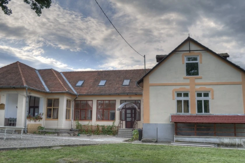 Algyógy Szállás | Hostel (K0115-60) A kép szerzői jogvédelem alatt állhat. Javasolt a kapcsolatfelvétel a jog tulajdonossal.