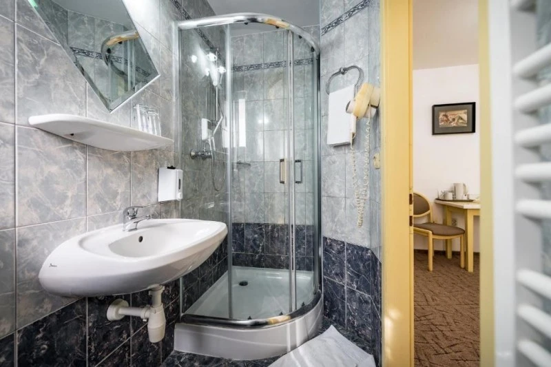 Sepsiszentgyörgy Szállás | Hotel*** (K1569-53) A kép szerzői jogvédelem alatt állhat. Javasolt a kapcsolatfelvétel a jog tulajdonossal.