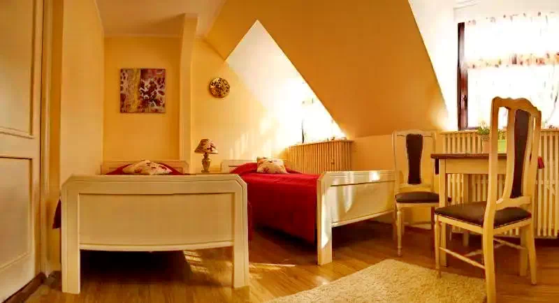 Turda Cazare | Motel (K0070-7) Imaginea poate fi supusă drepturilor de autor. Se recomandă contactarea titularului drepturilor.