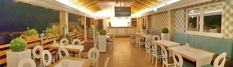 Turda Cazare | Motel (K0070-23) Imaginea poate fi supusă drepturilor de autor. Se recomandă contactarea titularului drepturilor.