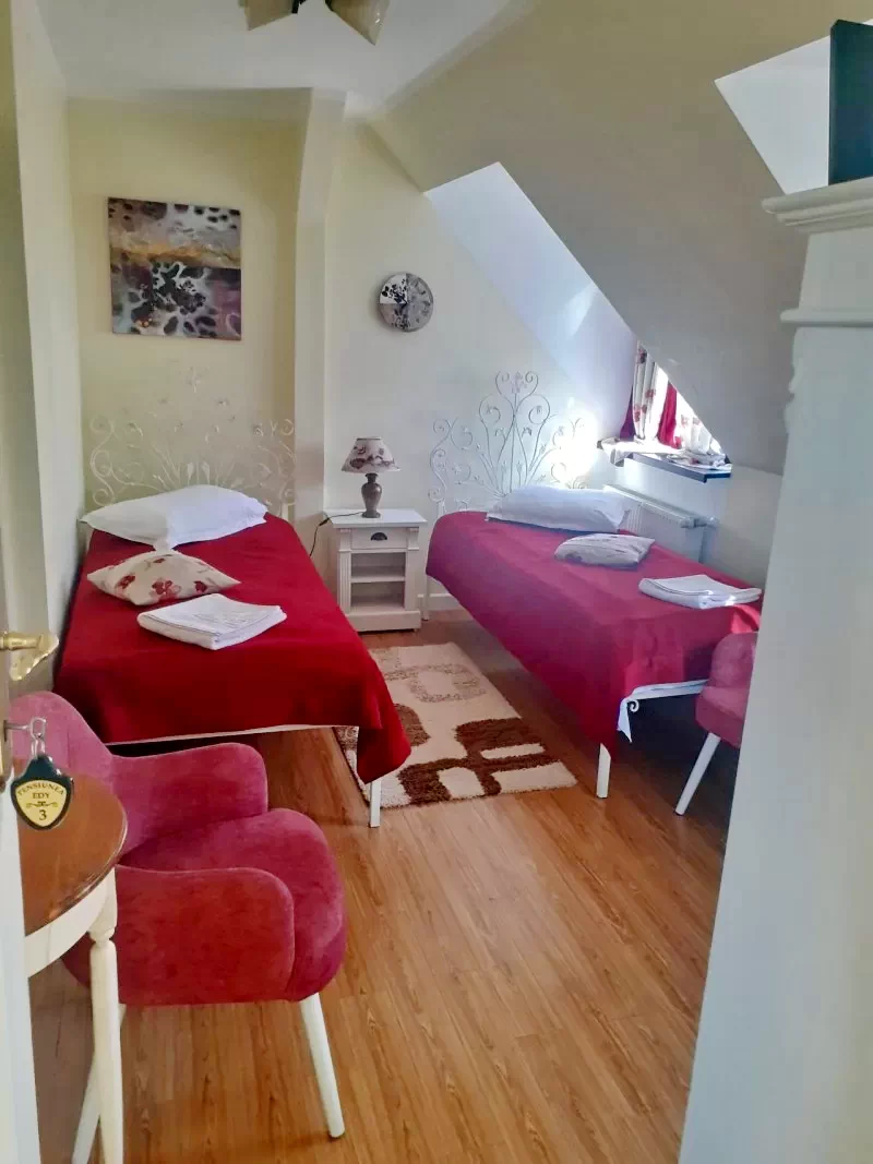 Turda Cazare | Motel (K0070-34) Imaginea poate fi supusă drepturilor de autor. Se recomandă contactarea titularului drepturilor.