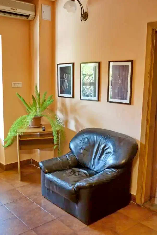 Timișoara Cazare | Pensiune (K0917-9) Imaginea poate fi supusă drepturilor de autor. Se recomandă contactarea titularului drepturilor.