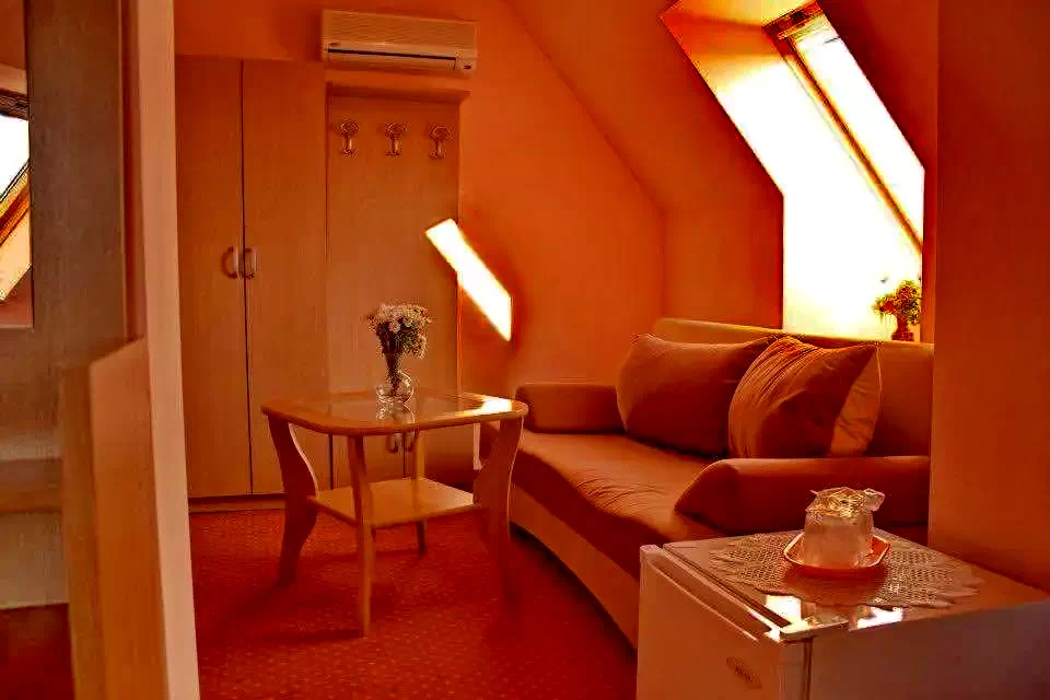 Timișoara Cazare | Motel (K0917-26) Imaginea poate fi supusă drepturilor de autor. Se recomandă contactarea titularului drepturilor.