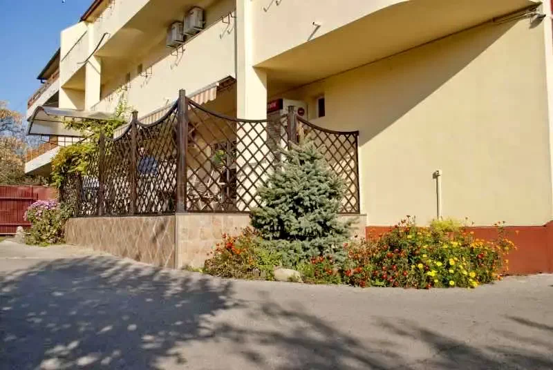 Timișoara Cazare | Pensiune turistică (K0917-32) Imaginea poate fi supusă drepturilor de autor. Se recomandă contactarea titularului drepturilor.