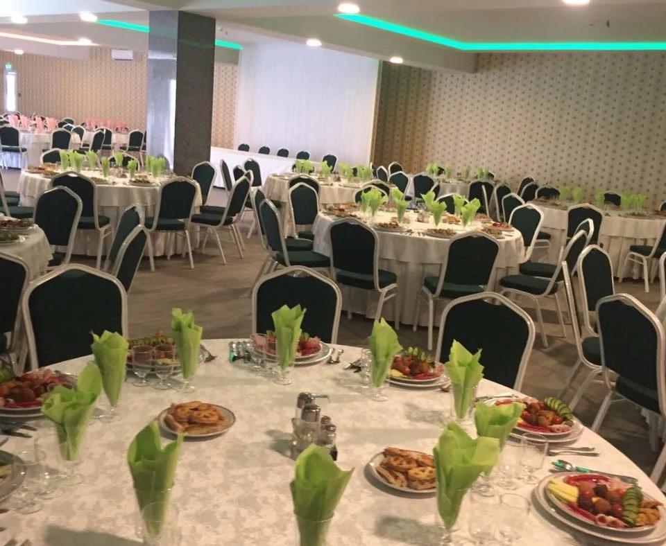 Bălăușeri Cazare | Hotel*** (K1446-3) Imaginea poate fi supusă drepturilor de autor. Se recomandă contactarea titularului drepturilor.
