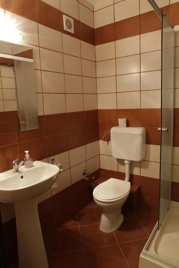 Balavásár Szállás | Turisztikai panzió (K1446-20) A kép szerzői jogvédelem alatt állhat. Javasolt a kapcsolatfelvétel a jog tulajdonossal.