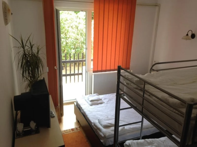 Balavásár Szállás | Turisztikai panzió (K1446-29) A kép szerzői jogvédelem alatt állhat. Javasolt a kapcsolatfelvétel a jog tulajdonossal.