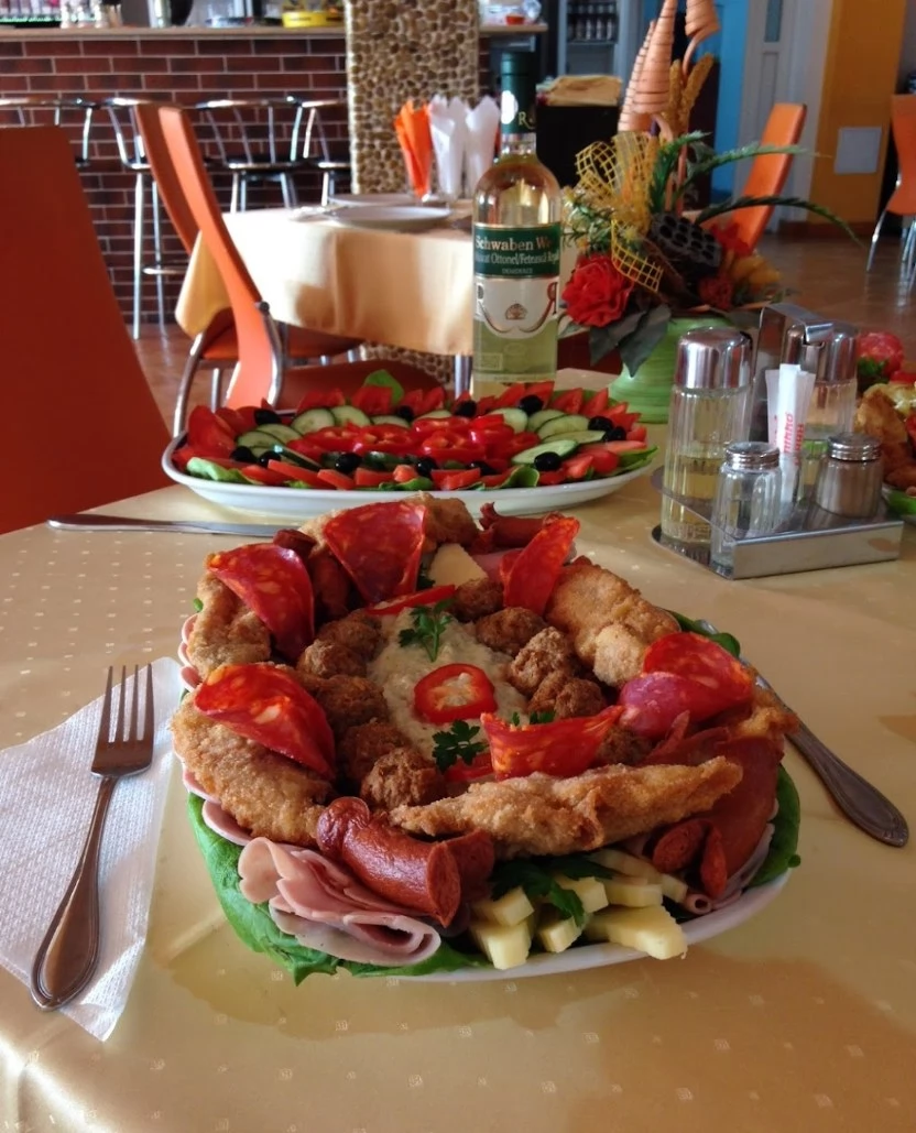 Bălăușeri Cazare | Hotel*** (K1446-38) Imaginea poate fi supusă drepturilor de autor. Se recomandă contactarea titularului drepturilor.