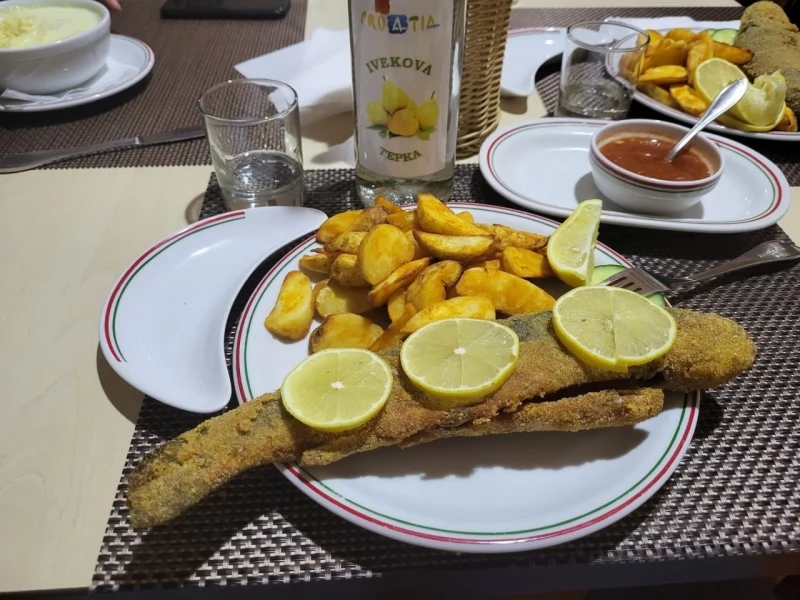 Bălăușeri Cazare | Hotel*** (K1446-40) Imaginea poate fi supusă drepturilor de autor. Se recomandă contactarea titularului drepturilor.