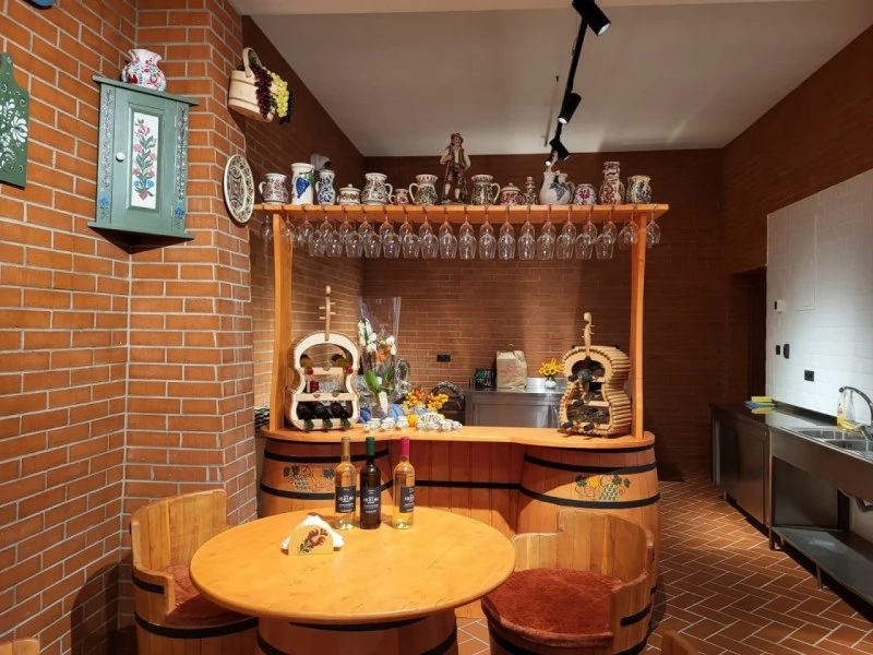 Bălăușeri Cazare | Hotel*** (K1446-45) Imaginea poate fi supusă drepturilor de autor. Se recomandă contactarea titularului drepturilor.